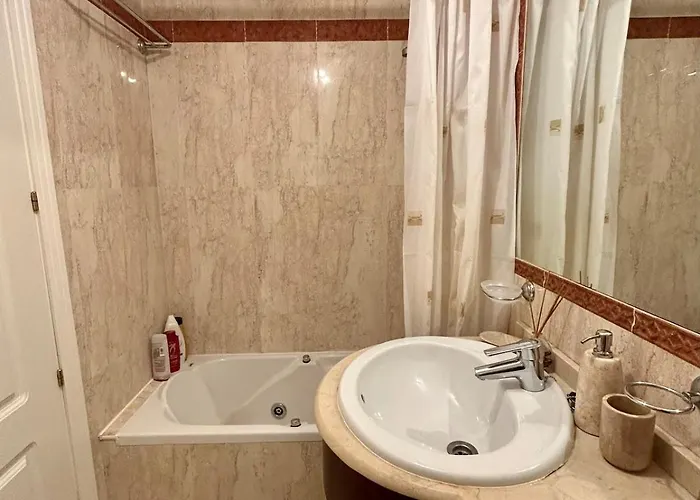 Newly Furnished Elviria شقة