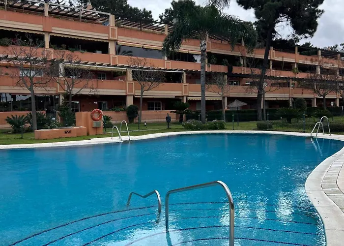 Newly Furnished Elviria شقة *