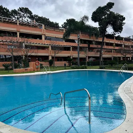 Newly Furnished Elviria Apartman *